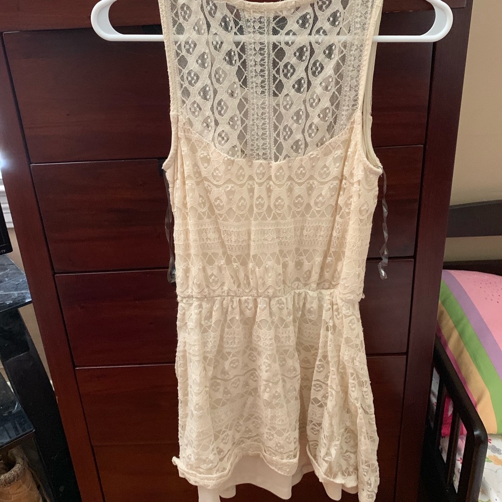 Brand Rewind size M all lace dress - Picture 2 of 2
